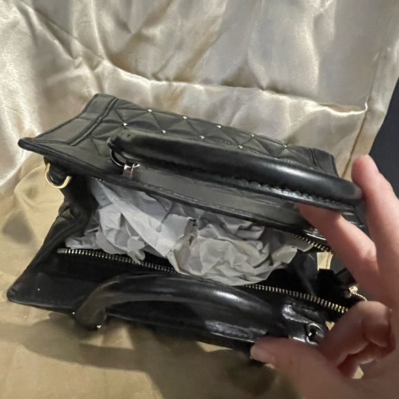 EUC Michael Kors Quilted Gold Studded Medium Messenger Bag! - Picture 5 of 7